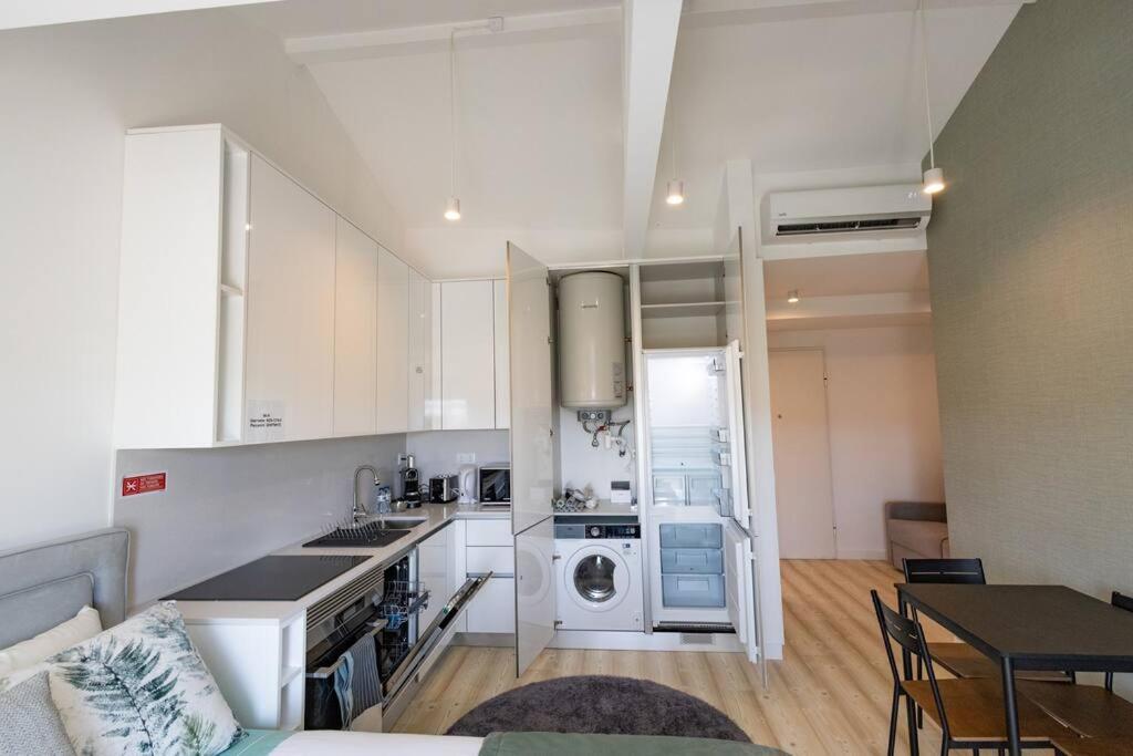 Superb Central Lisbon Apartment ภายนอก รูปภาพ